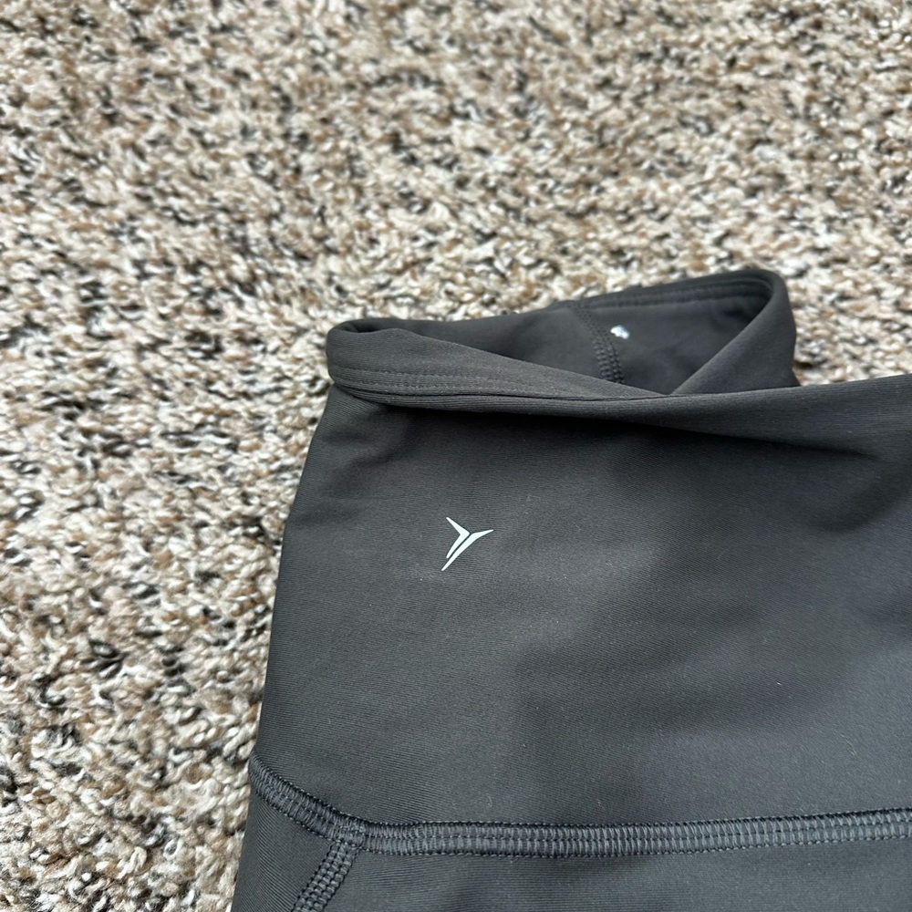 Old Navy Active Charcoal Leggings - Picture 5 of 5